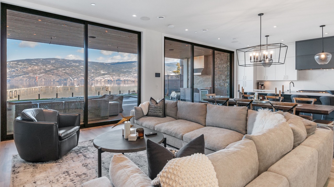Photo of Livingroom in Okanagan-Similkameen