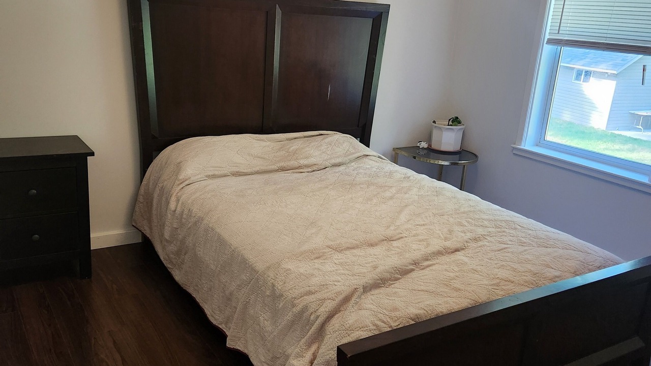 Photo of Bedroom in Roberts Creek