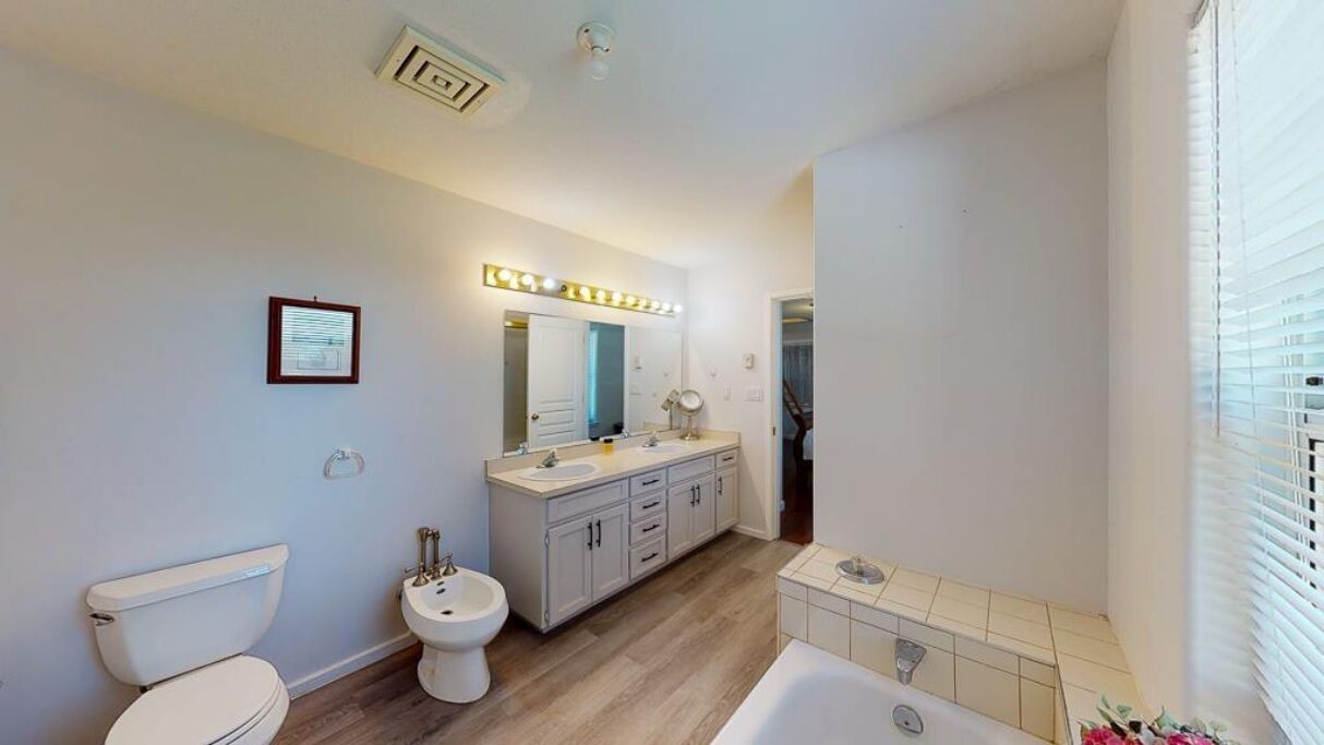 Photo of Bathroom in Roberts Creek