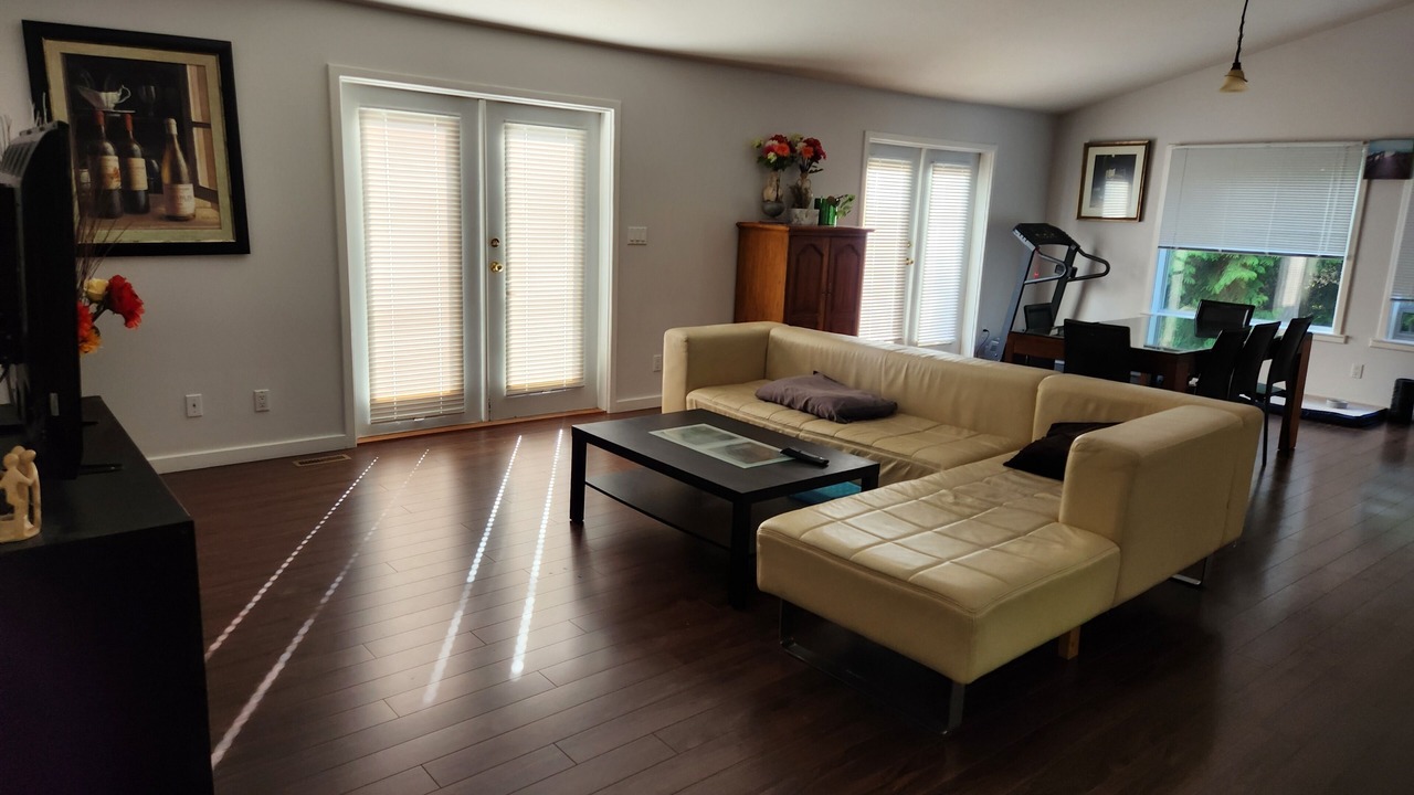 Photo of Livingroom in Roberts Creek