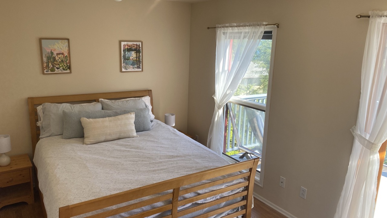 Photo of Bedroom in Halfmoon Bay