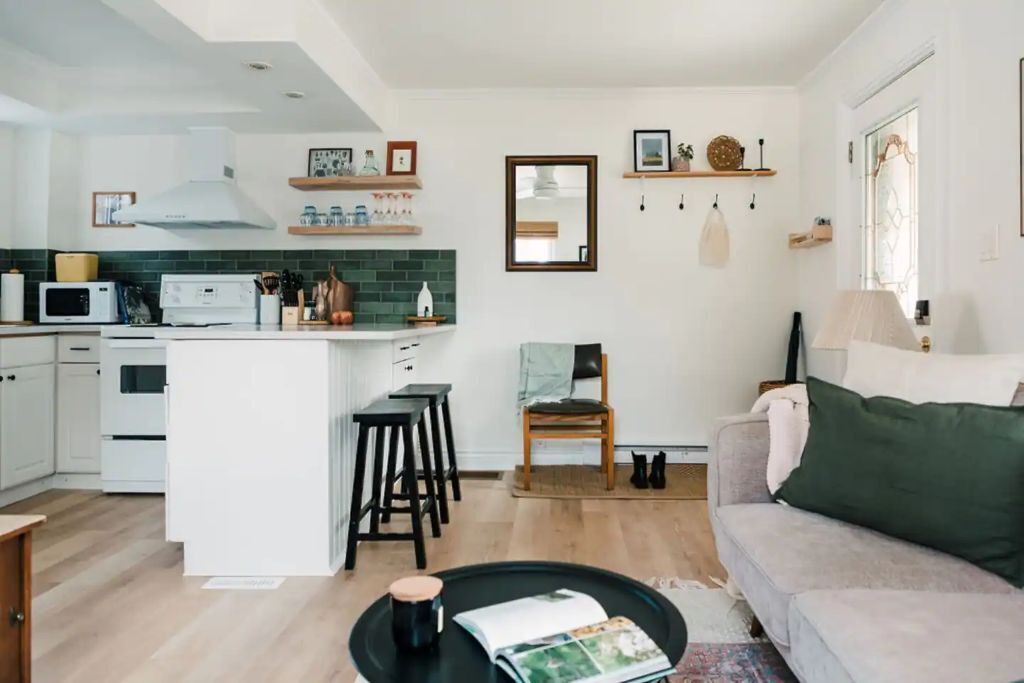 Photo of Livingroom in Prince Edward