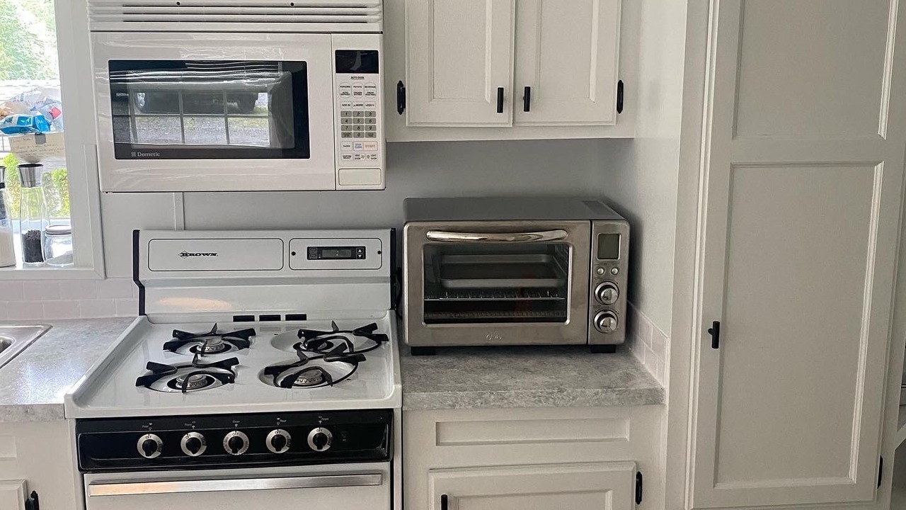 Photo of Kitchen in Lindell Beach