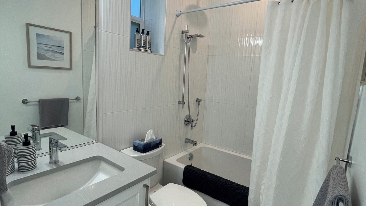 Photo of Bathroom in Saanich East