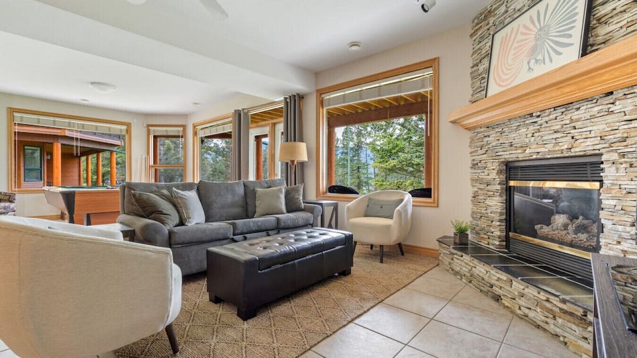 Photo of Livingroom in East Kootenay