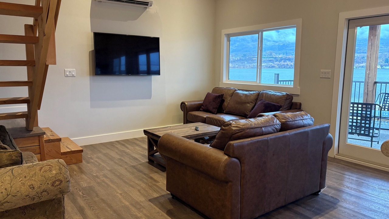 Photo of Livingroom in Osoyoos
