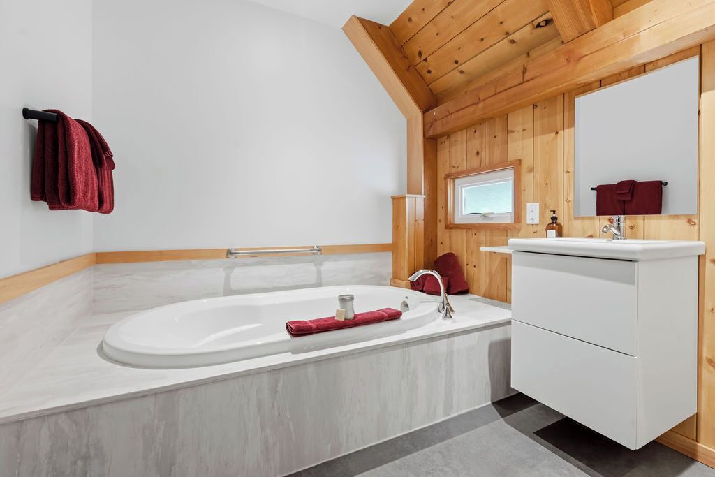 Photo of Bathroom in Ucluelet