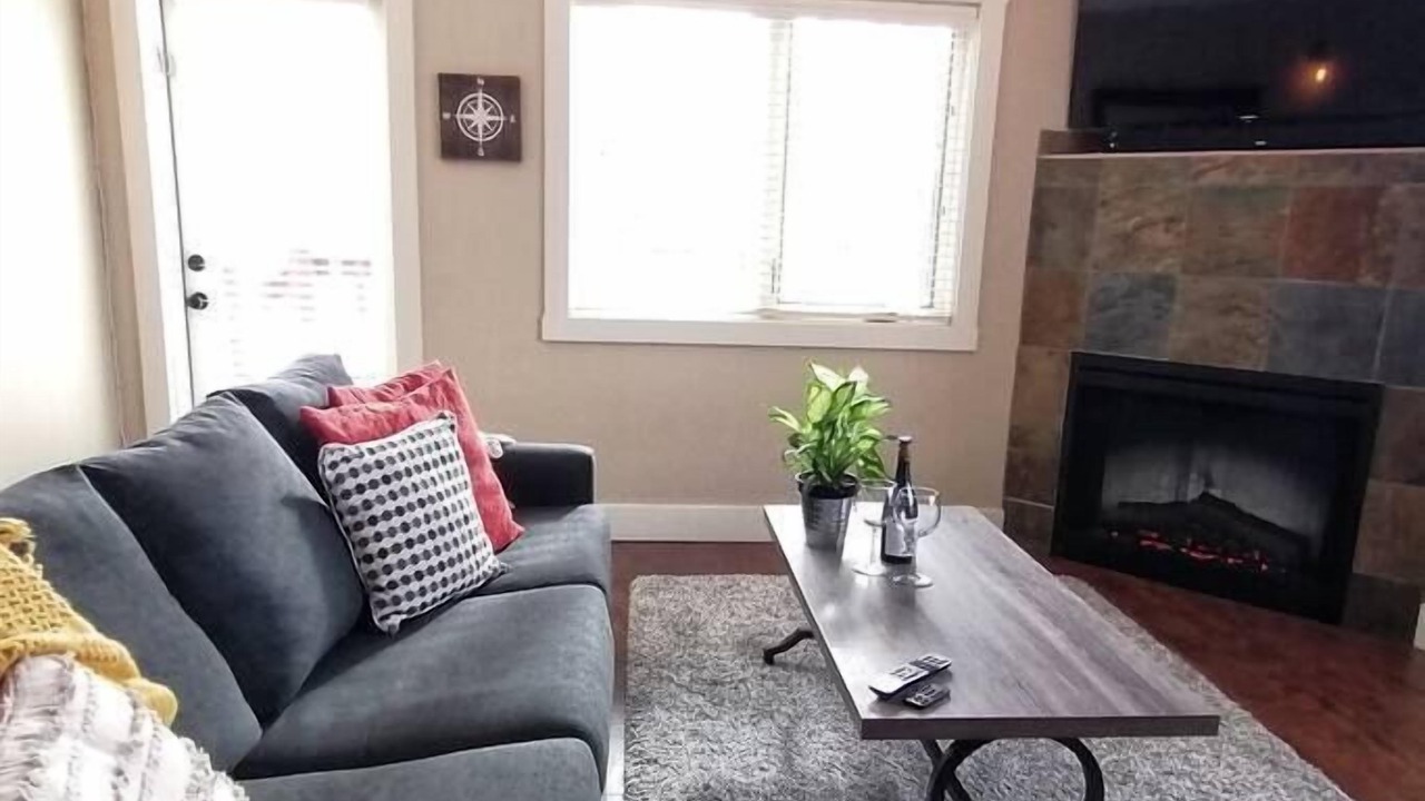Photo of Livingroom in Radium Hot Springs