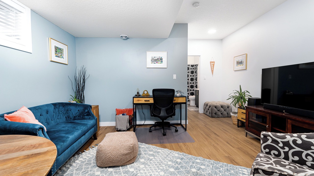 Photo of Livingroom in Southeast Edmonton