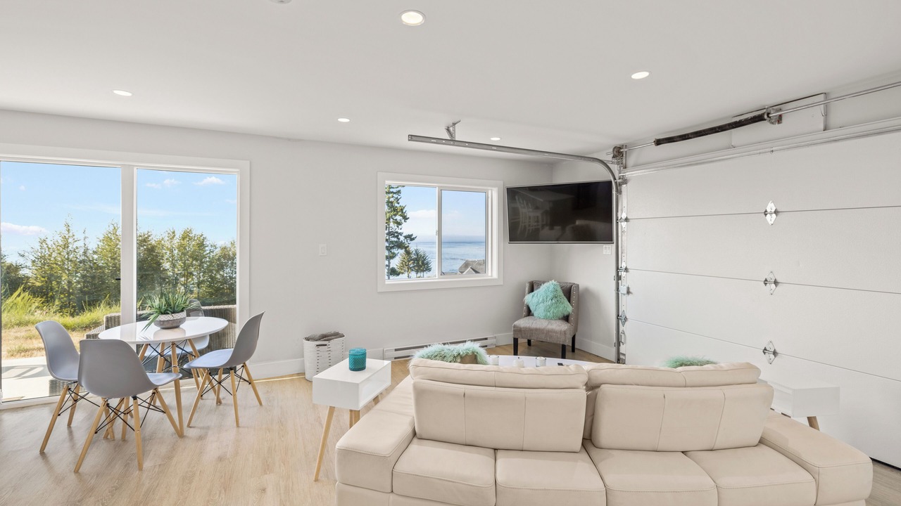 Photo of Livingroom in Otter Point