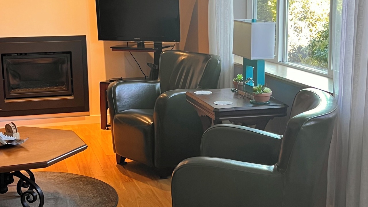 Photo of Livingroom in Campbell River