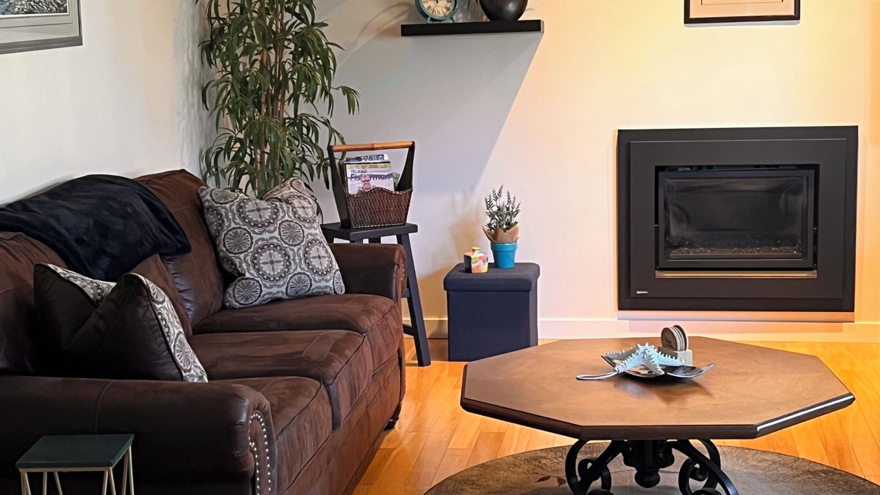 Photo of Livingroom in Campbell River