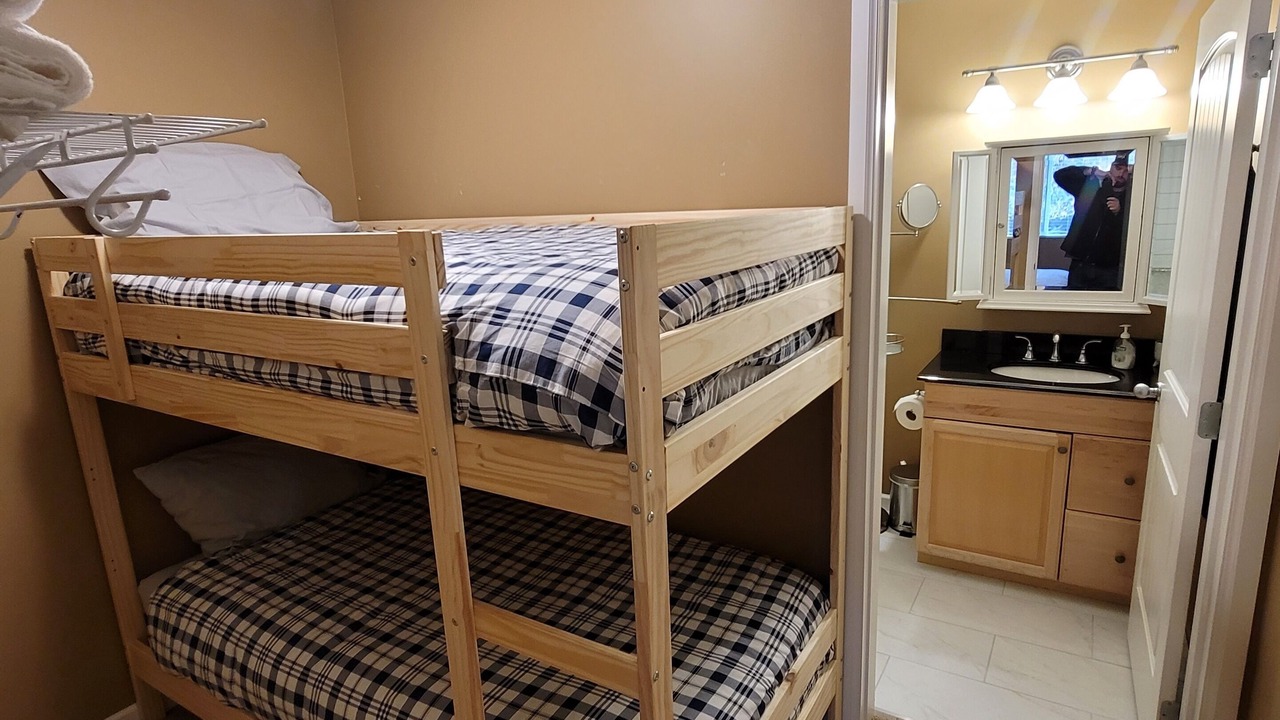 Photo of Bedroom in Swansea Point