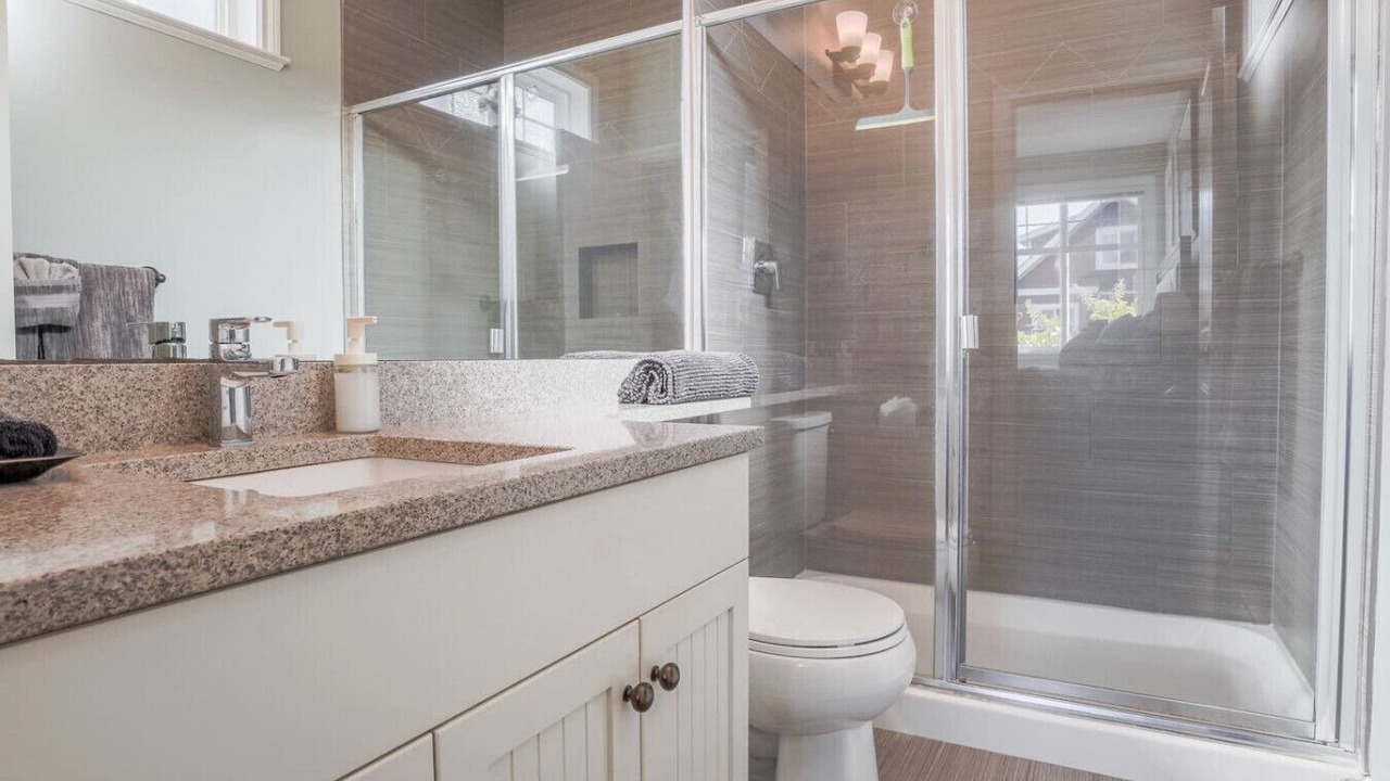 Photo of Bathroom in Osoyoos