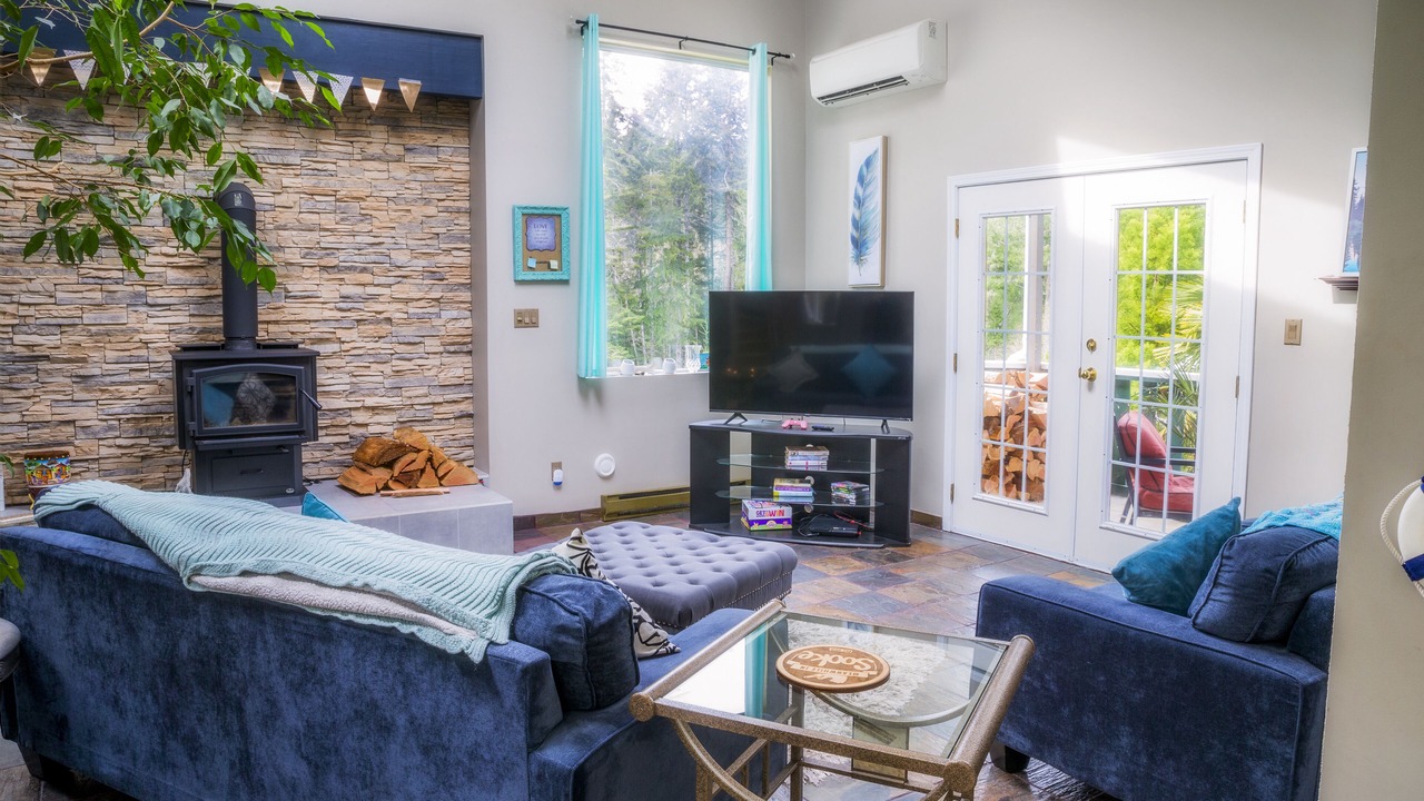 Photo of Livingroom in East Sooke