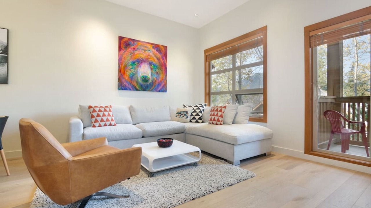 Photo of Livingroom in Upper Village