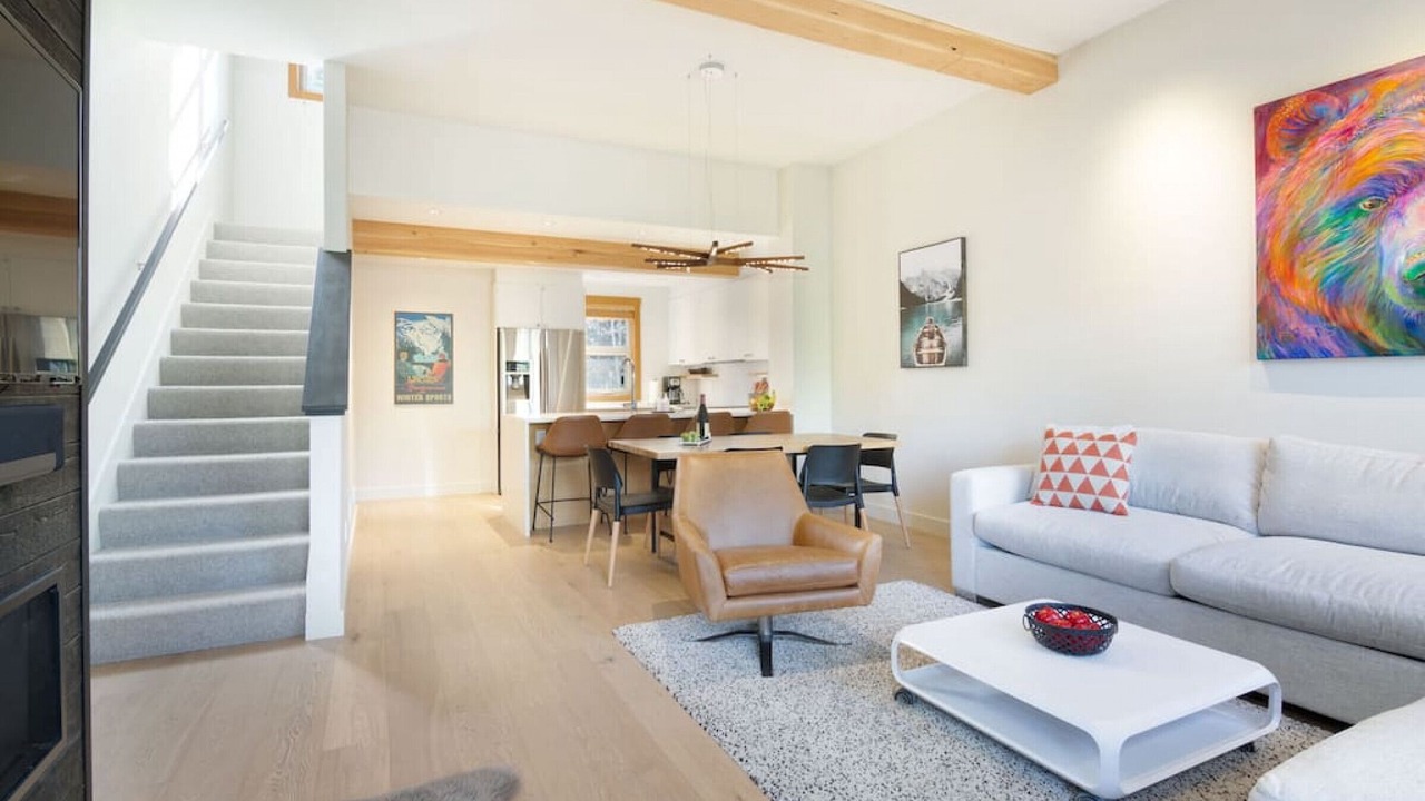 Photo of Livingroom in Upper Village