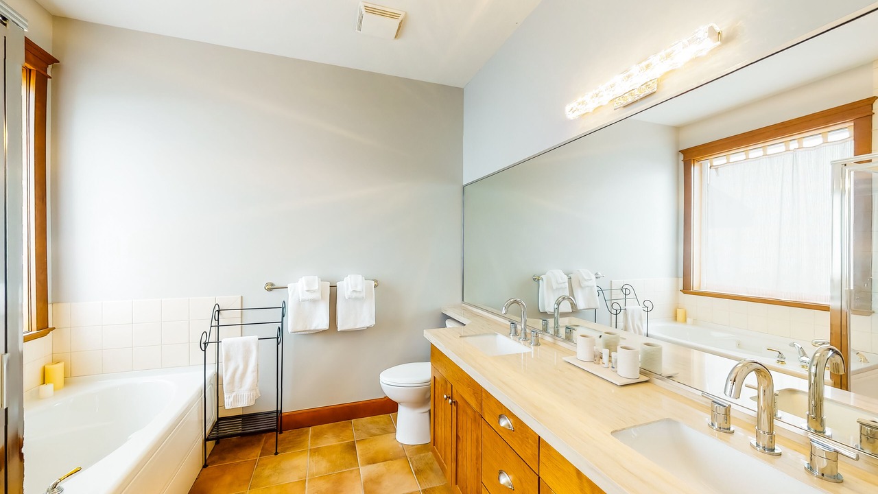 Photo of Bathroom in Big White Ski Resort