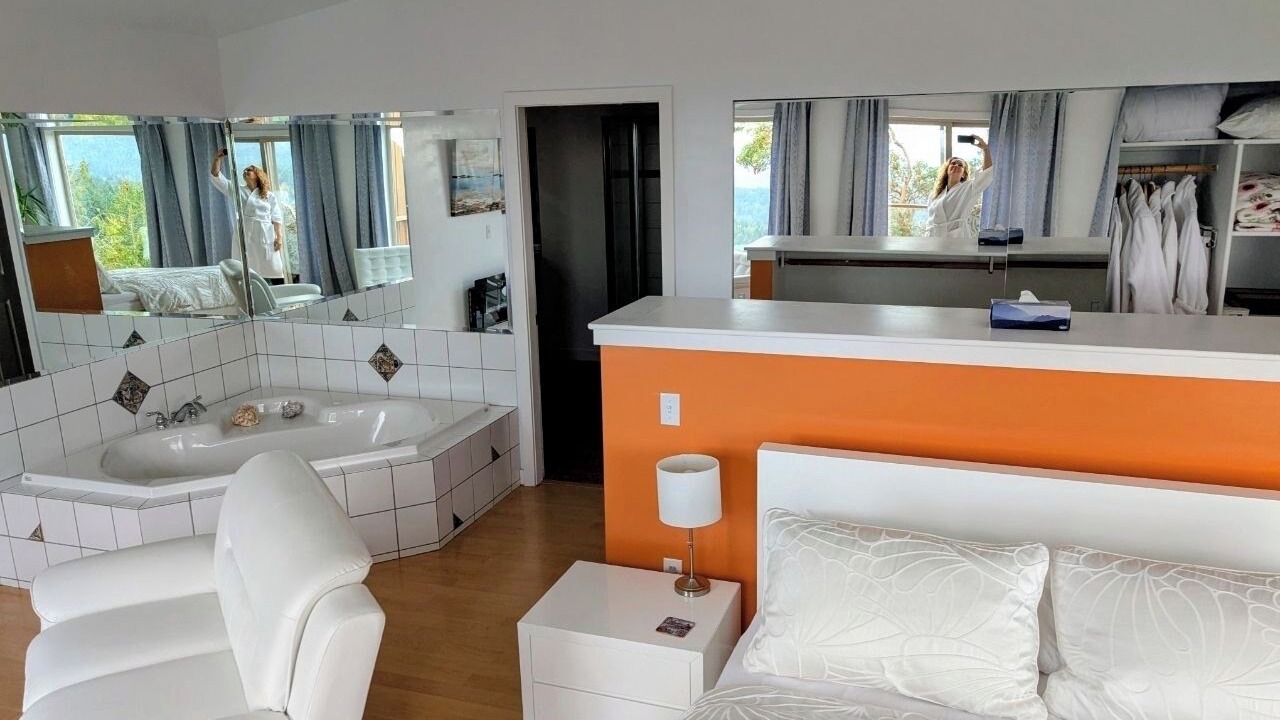 Photo of Bedroom in Salt Spring Island