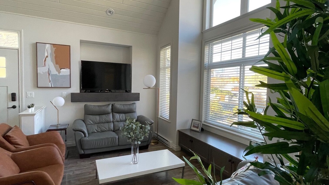 Photo of Livingroom in Osoyoos