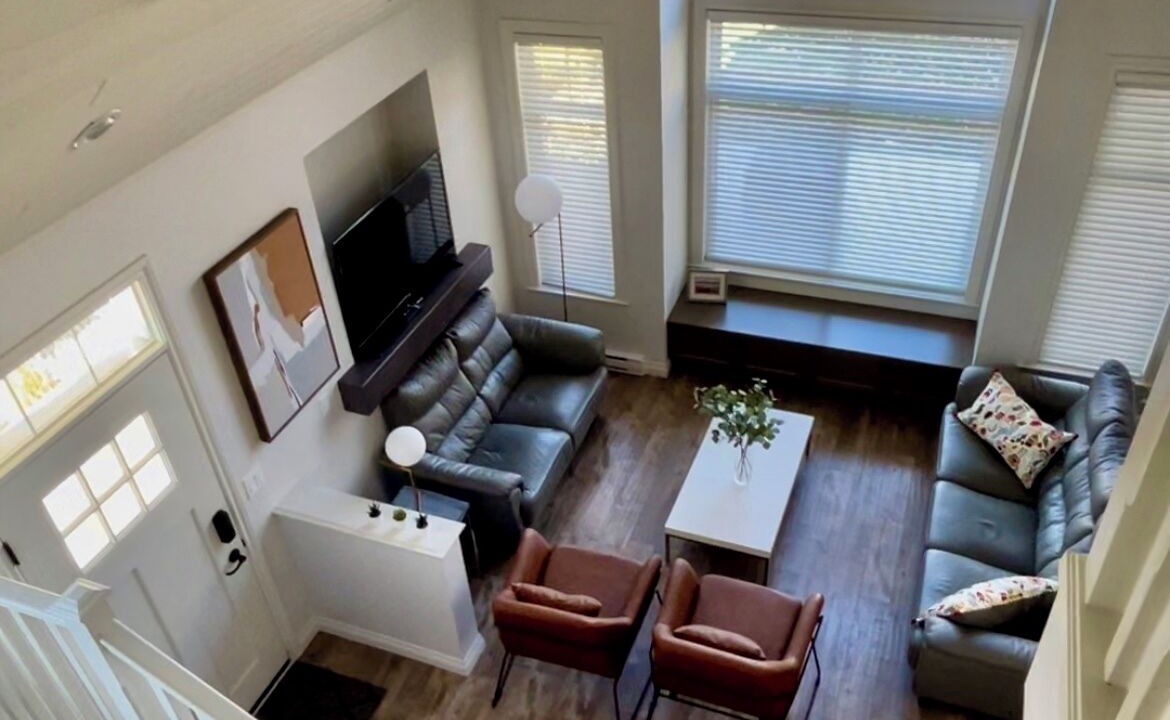 Photo of Livingroom in Osoyoos
