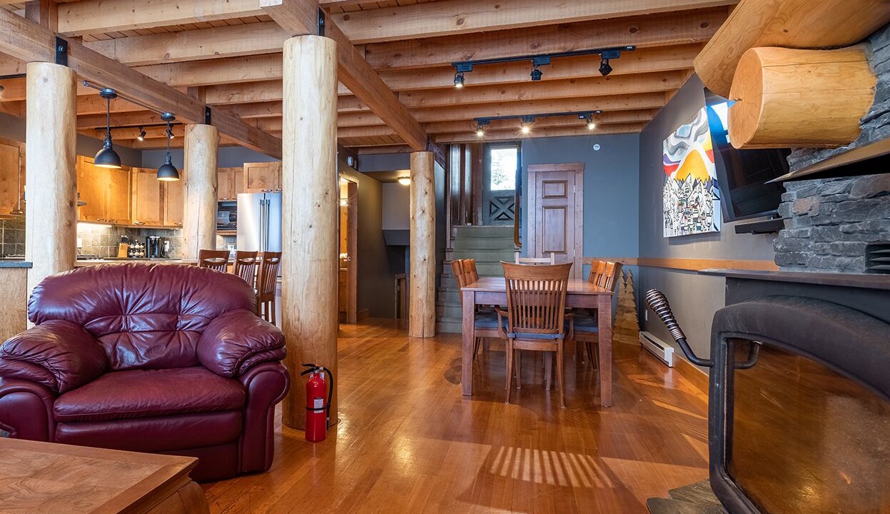 Photo of Livingroom in Snow Pine Estates