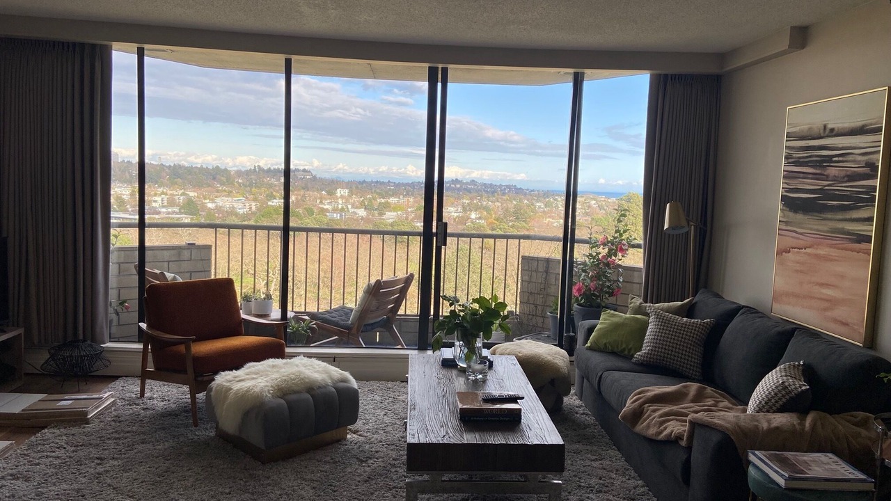 Photo of Livingroom in James Bay