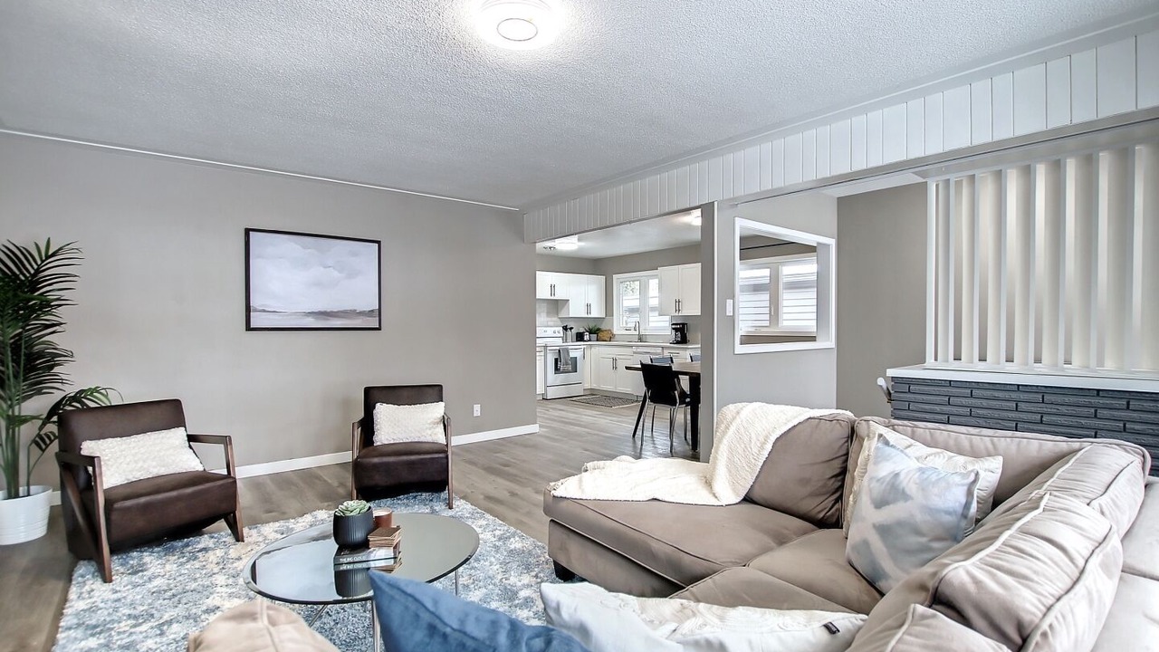 Photo of Livingroom in Northeast Edmonton