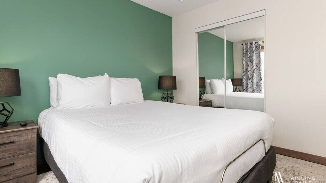 Photo of Bedroom in Radium Hot Springs