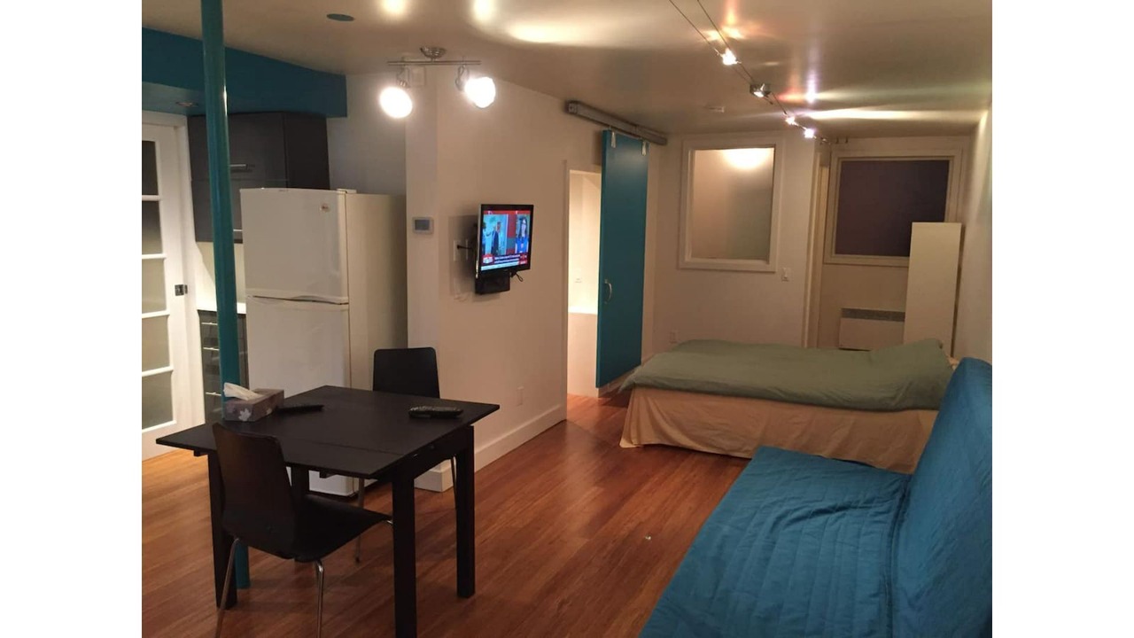 Photo of Bedroom in La Petite-Patrie