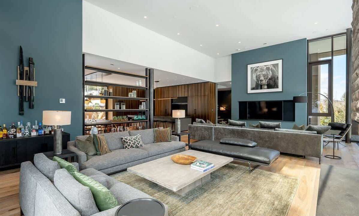 Photo of Livingroom in Whistler Creekside