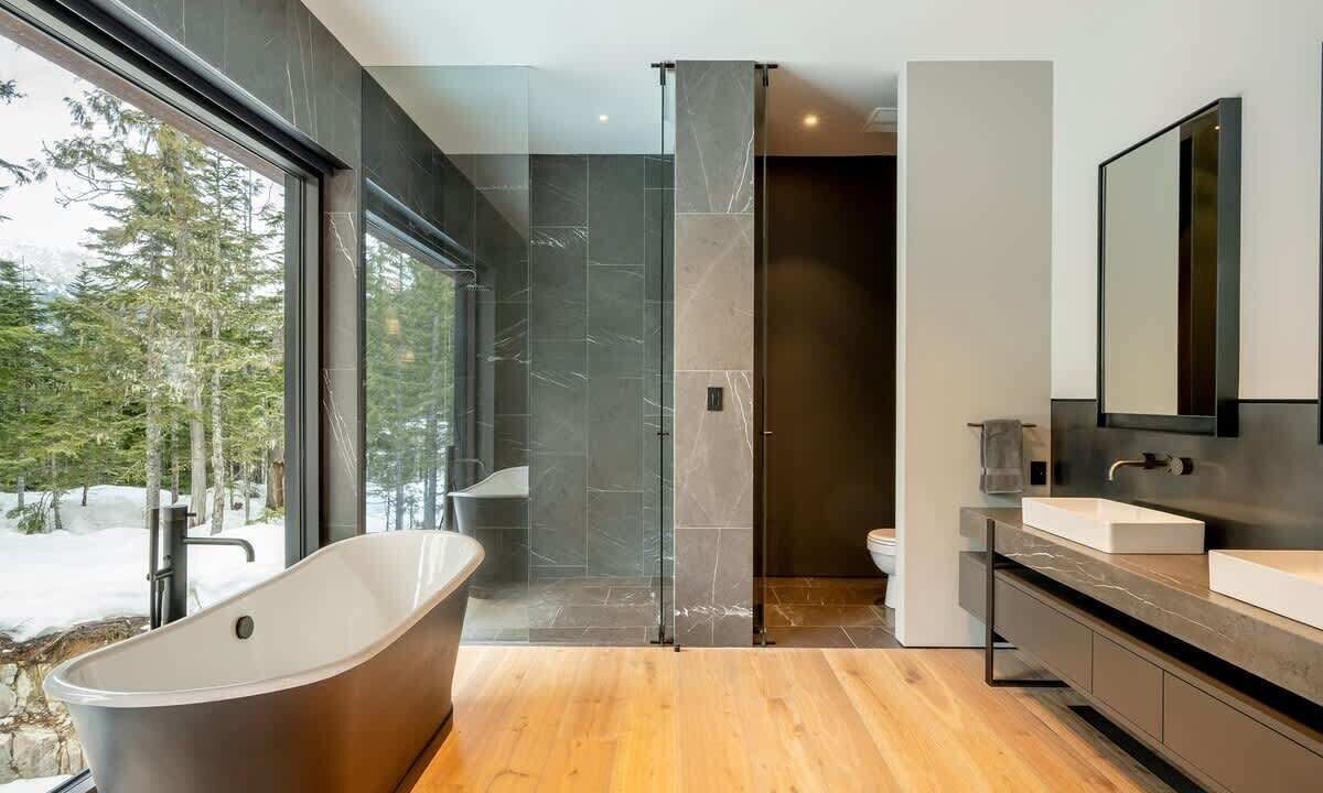 Photo of Bathroom in Whistler Creekside