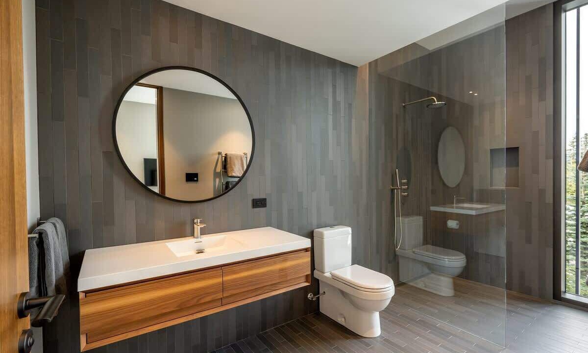 Photo of Bathroom in Whistler Creekside