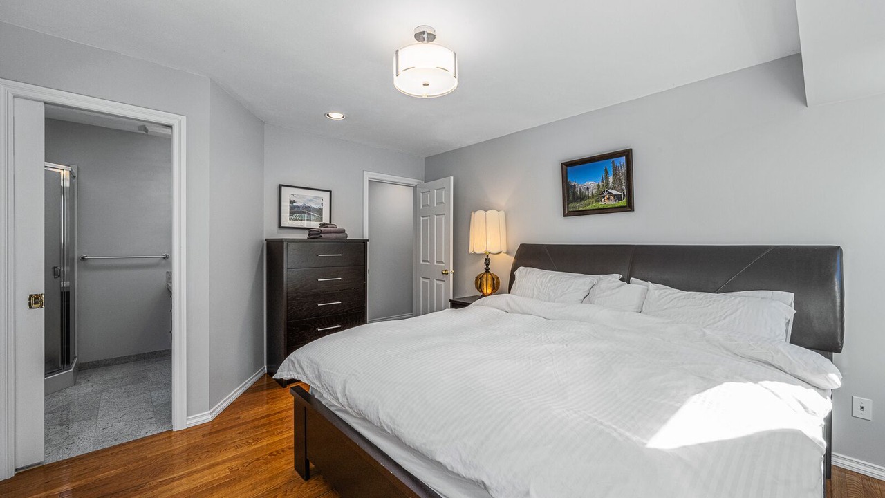Photo of Bedroom in Courtenay