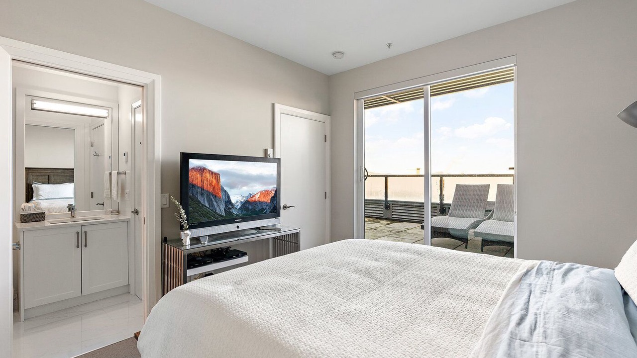 Photo of Bedroom in Downtown Victoria