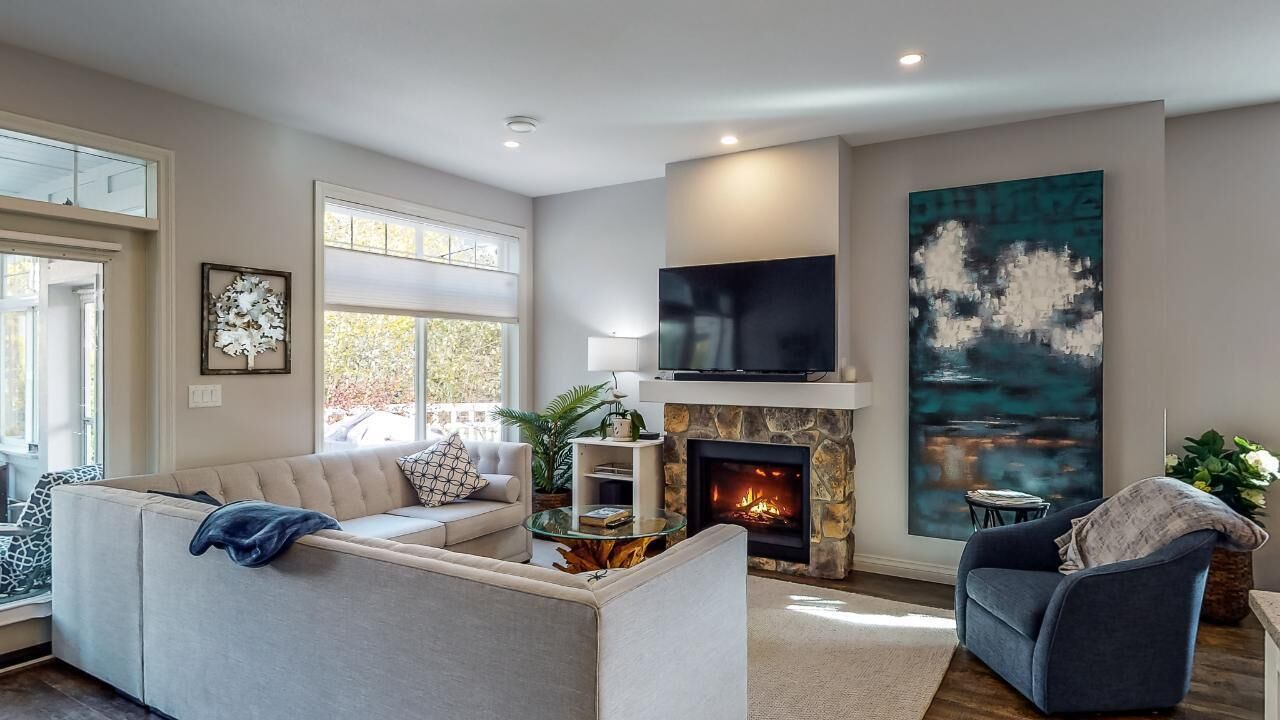 Photo of Livingroom in Osoyoos