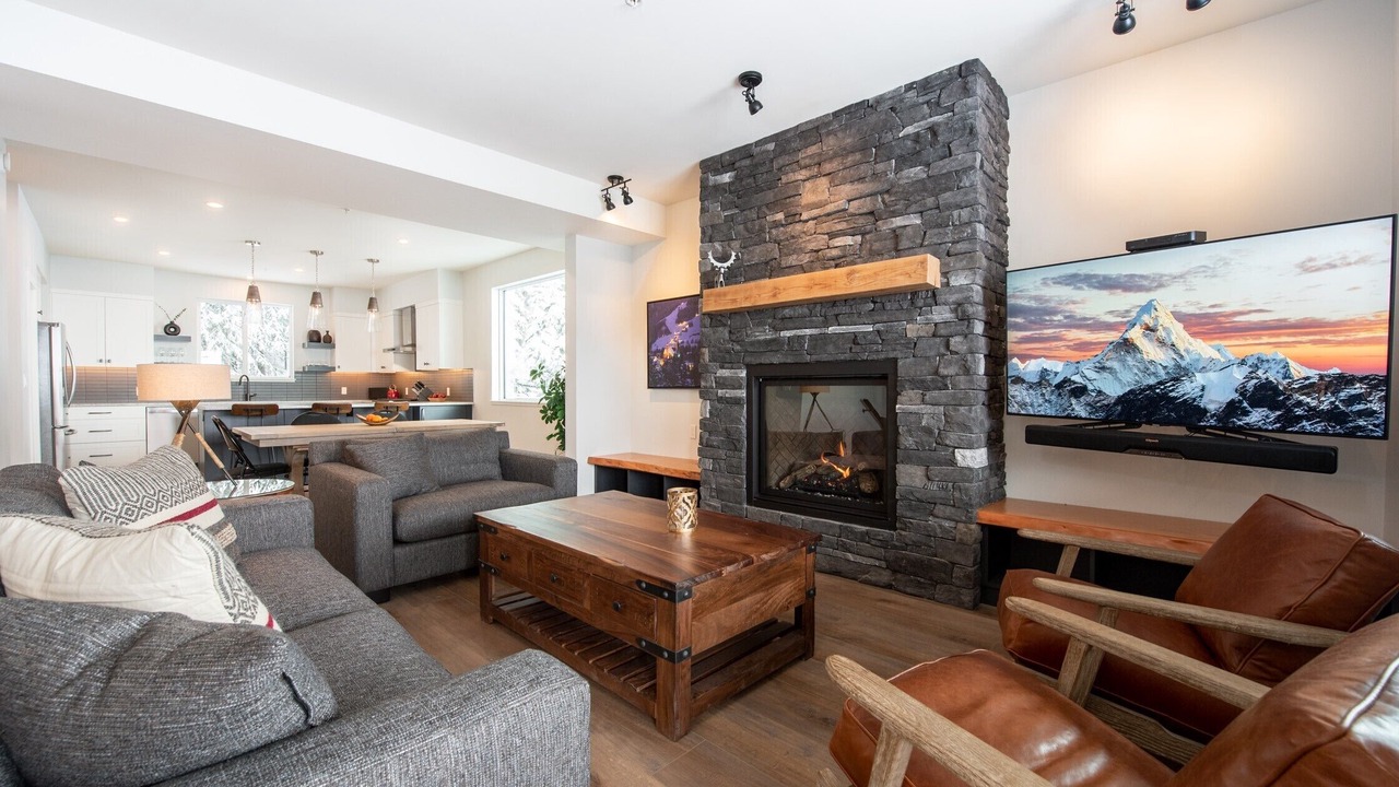 Photo of Livingroom in Silver Star Mountain
