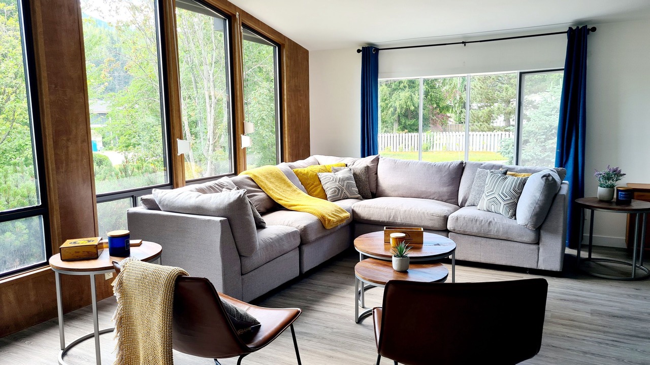 Photo of Livingroom in Swansea Point