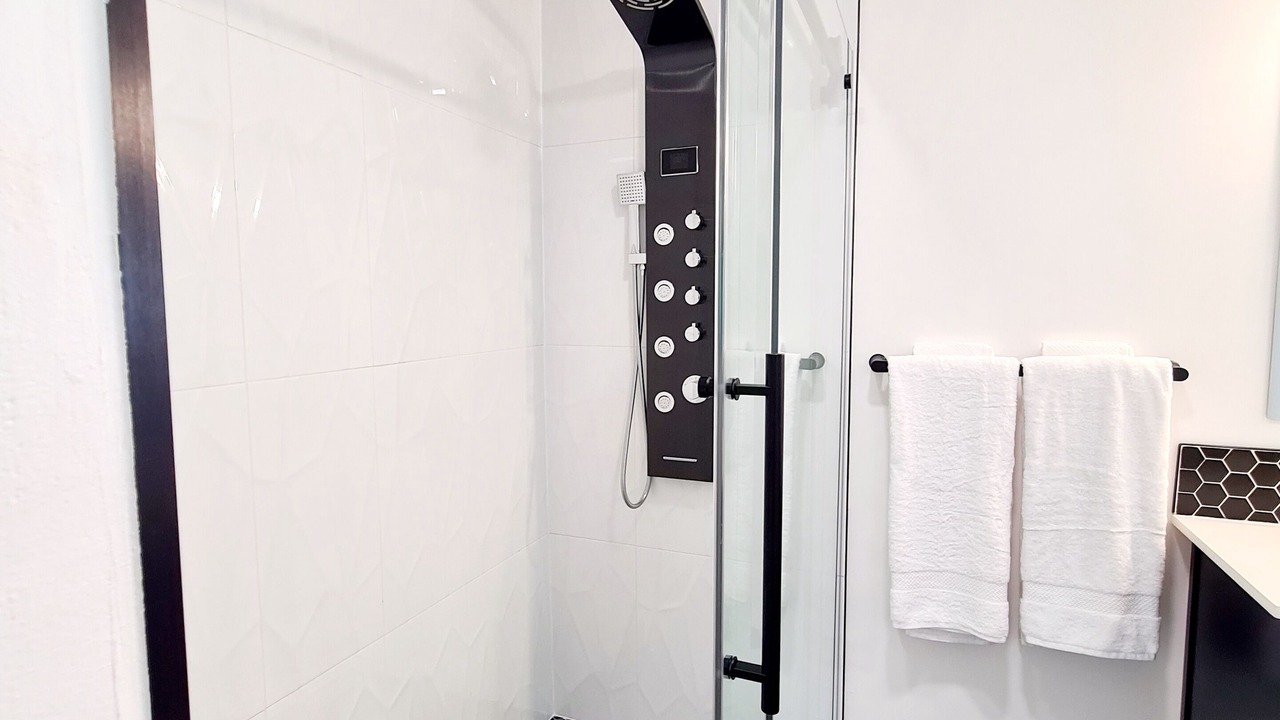 Photo of Bathroom in Swansea Point