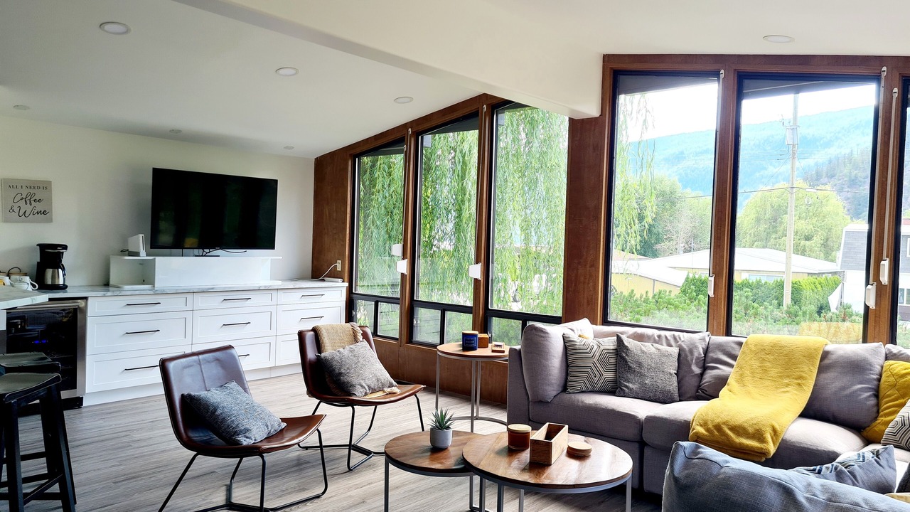 Photo of Livingroom in Swansea Point