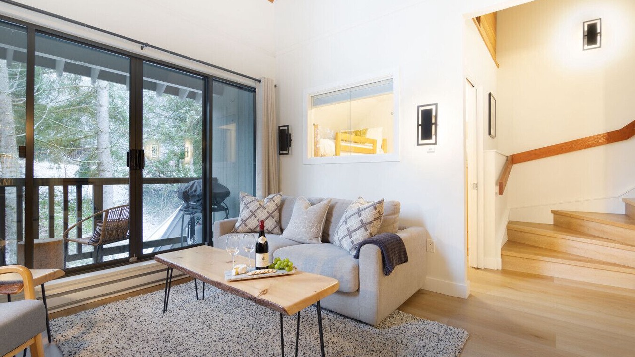 Photo of Livingroom in Upper Village