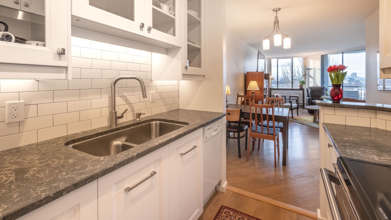 Photo of Kitchen in James Bay