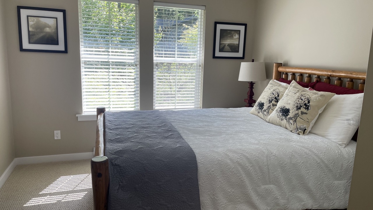 Photo of Bedroom in Lindell Beach