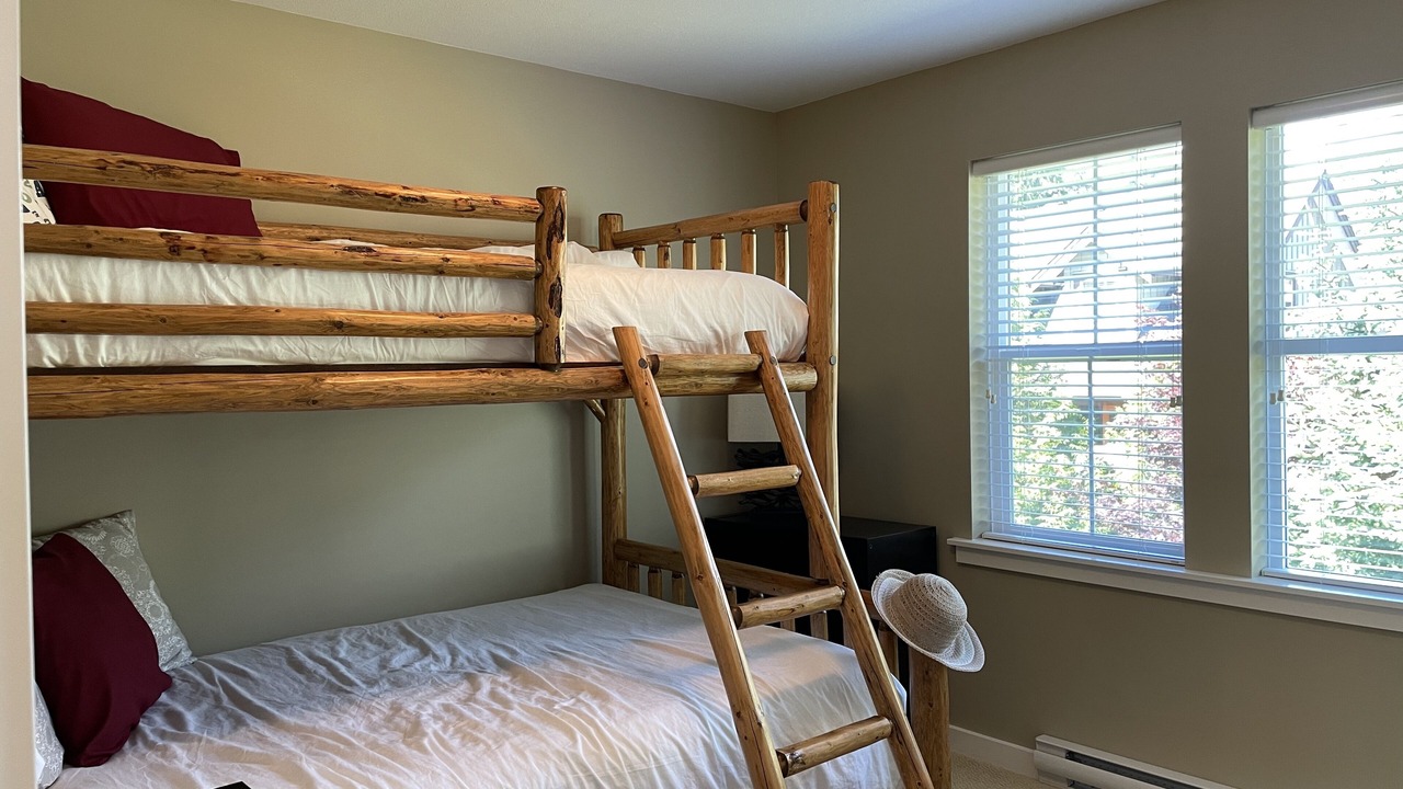 Photo of Bedroom in Lindell Beach