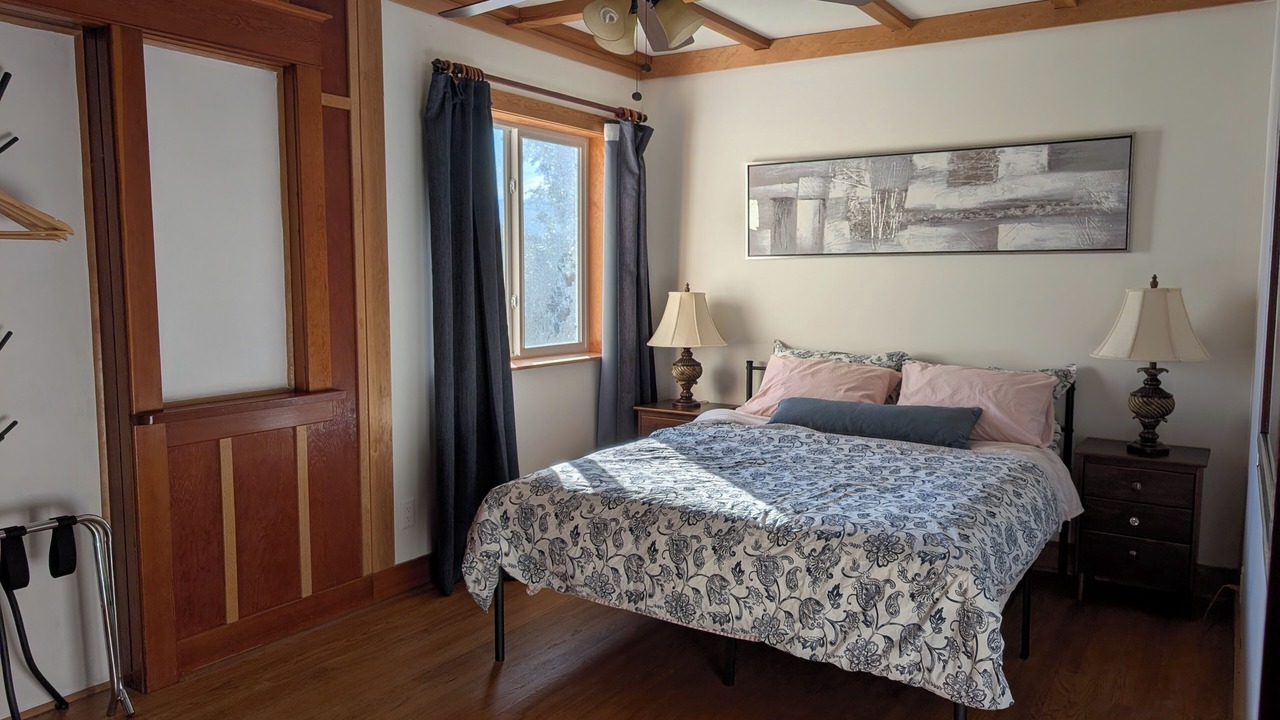 Photo of Bedroom in Okanagan-Similkameen