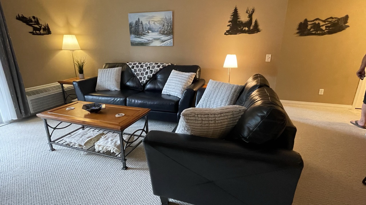 Photo of Livingroom in Radium Hot Springs