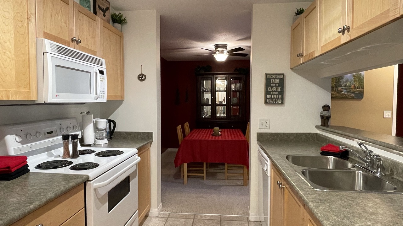 Photo of Bedroom in Radium Hot Springs