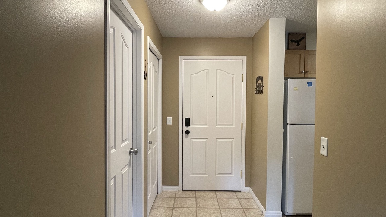 Photo of Bedroom in Radium Hot Springs