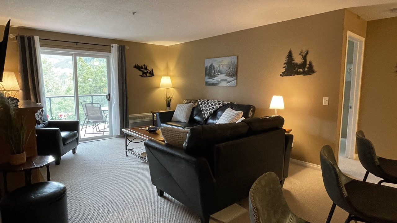 Photo of Bedroom in Radium Hot Springs