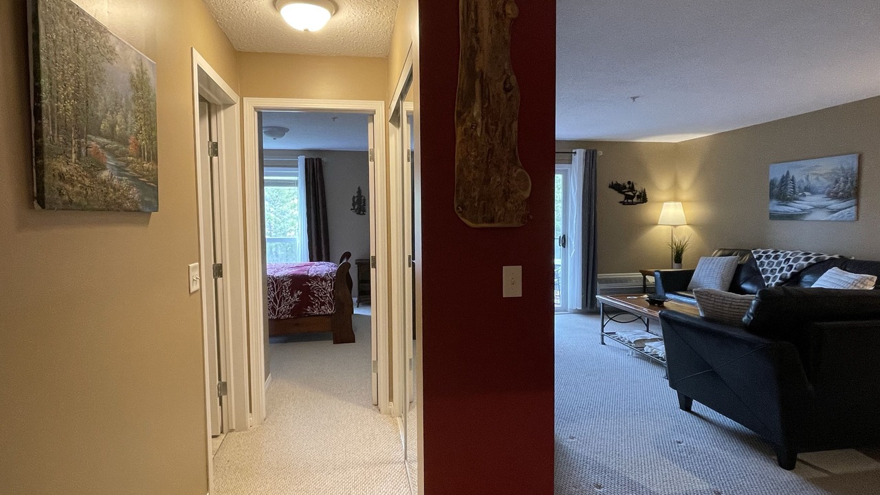 Photo of Bedroom in Radium Hot Springs